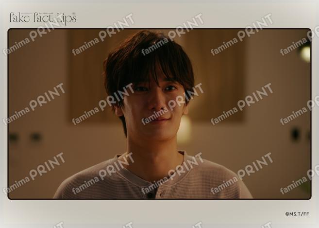 Fake Fact Lips09-13