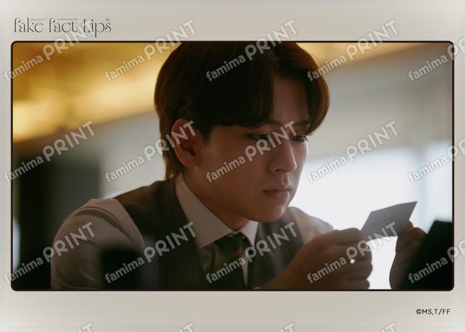 Fake Fact Lips04-02