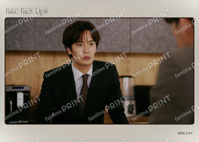 Fake Fact Lips07-03