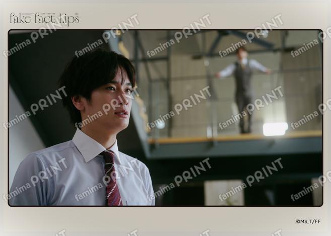 Fake Fact Lips05-04